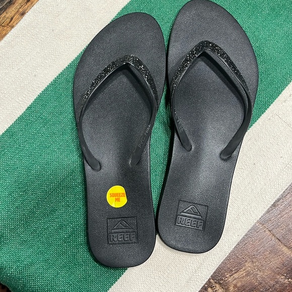Reef Flip Flops - Picture 1 of 3